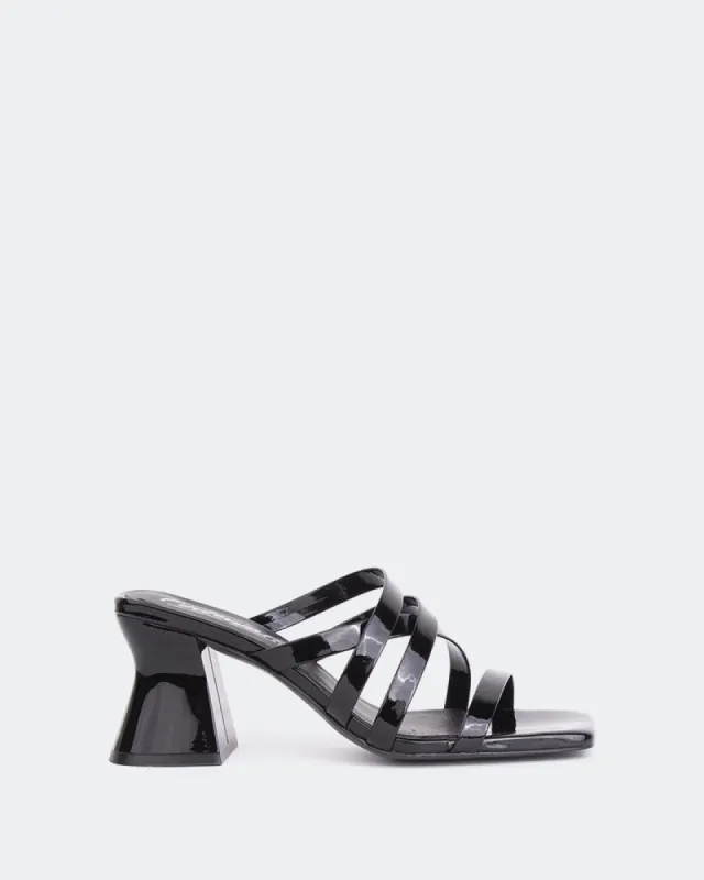 Curious Black Patent sold by L'Intervalle