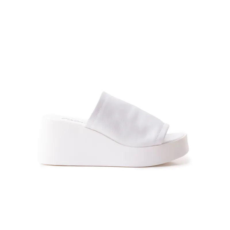 Tresor White Leather sold by L'Intervalle