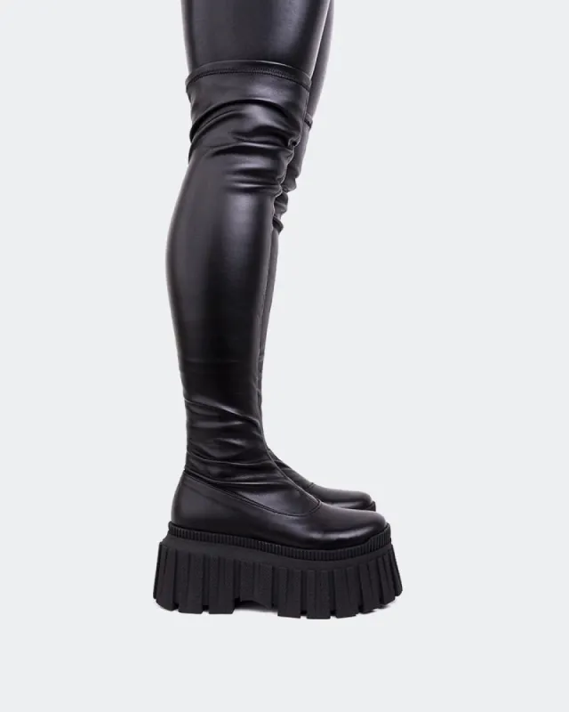 Letar Black Stretch sold by L'Intervalle