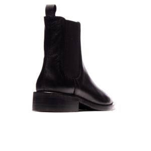 Bunbury Black Leather sold by L'Intervalle