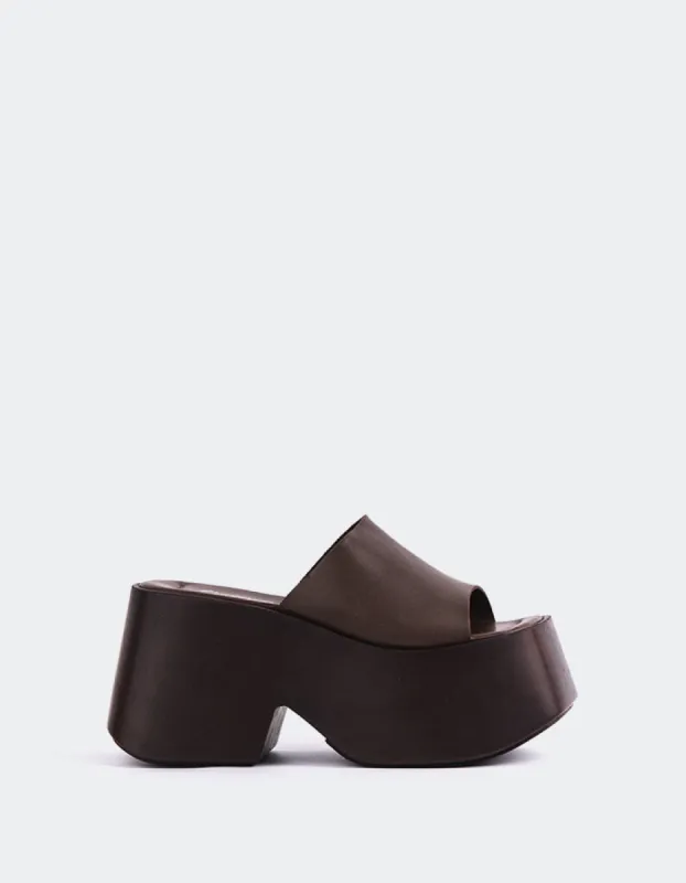 Fidèle Brown Leather sold by L'Intervalle