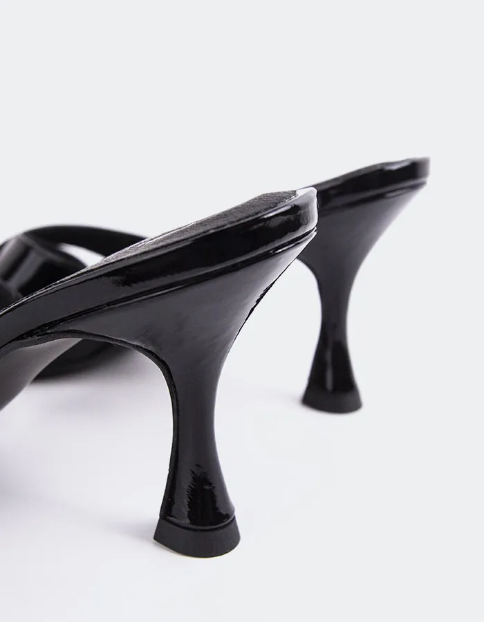 Madonna Black Patent sold by L'Intervalle product image thumbnail 5