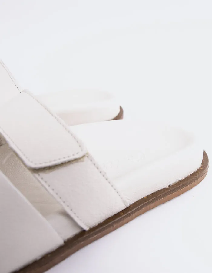 Gustave Ice Leather sold by L'Intervalle product image thumbnail 4