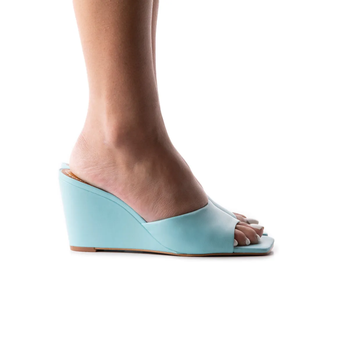 Toscana Blue Leather sold by L'Intervalle