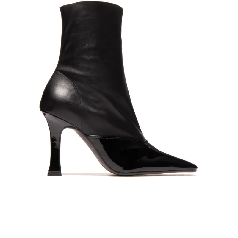 Orabelle Black Patent Leather sold by L'Intervalle