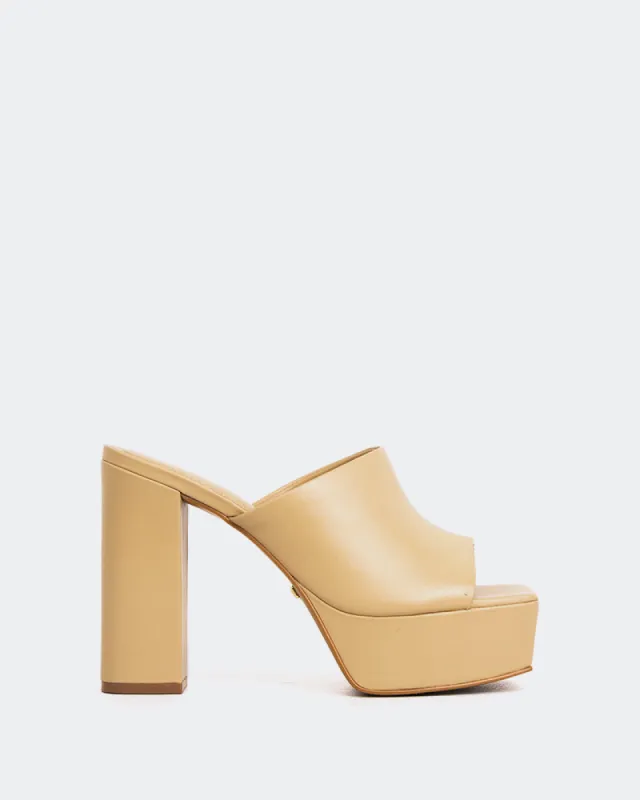 Leva Camel Leather sold by L'Intervalle