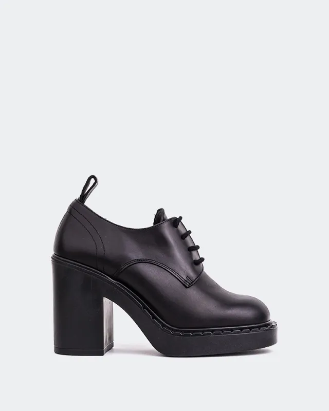 Imagine Black Leather sold by L'Intervalle