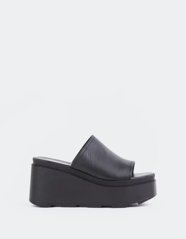 Positive Black Leather sold by L'Intervalle