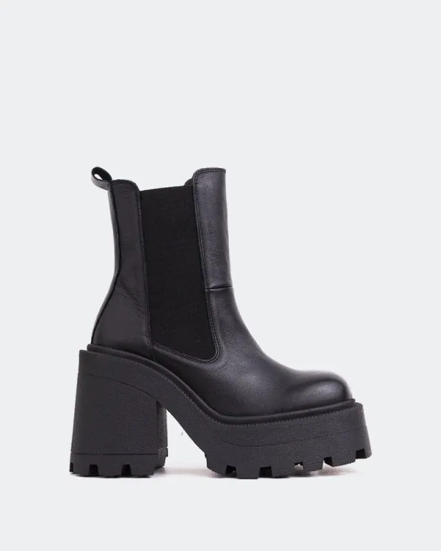 Tomy Black Leather sold by L'Intervalle