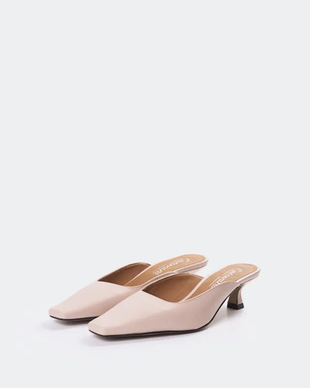 Nostrand Nude Leather sold by L'Intervalle