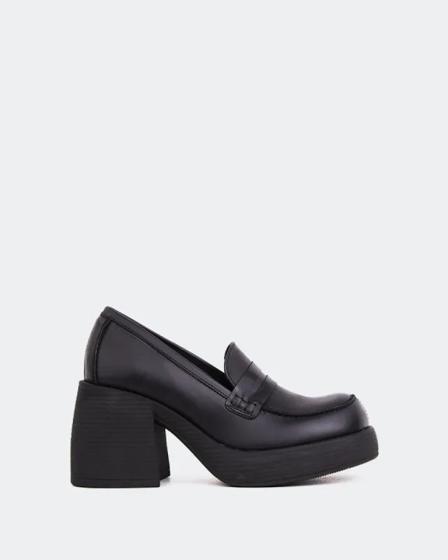 Levigne Black Leather sold by L'Intervalle