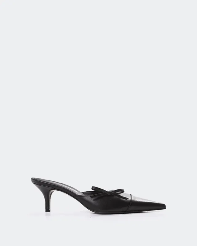 Bartlett Black Leather sold by L'Intervalle