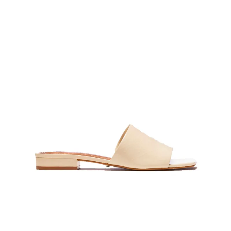 Coda Off White Naplack sold by L'Intervalle