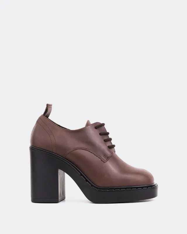 Imagine Brown Leather sold by L'Intervalle