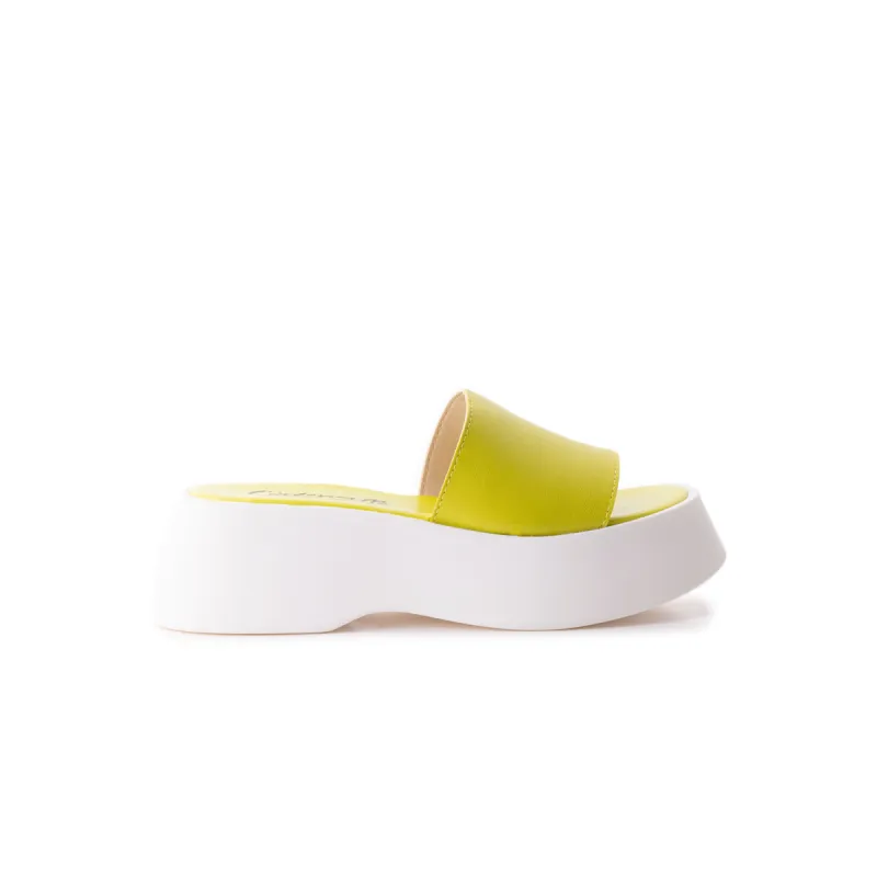 Chino Yellow Leather sold by L'Intervalle