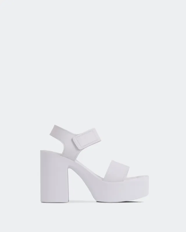 Amical White Leather sold by L'Intervalle