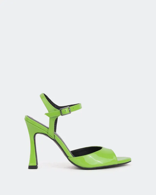 Miracle Green Patent/Verni Vert sold by L'Intervalle