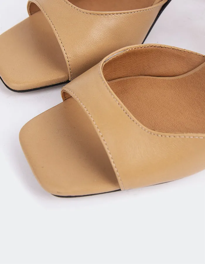 Kearny Camel Leather sold by L'Intervalle product image thumbnail 5