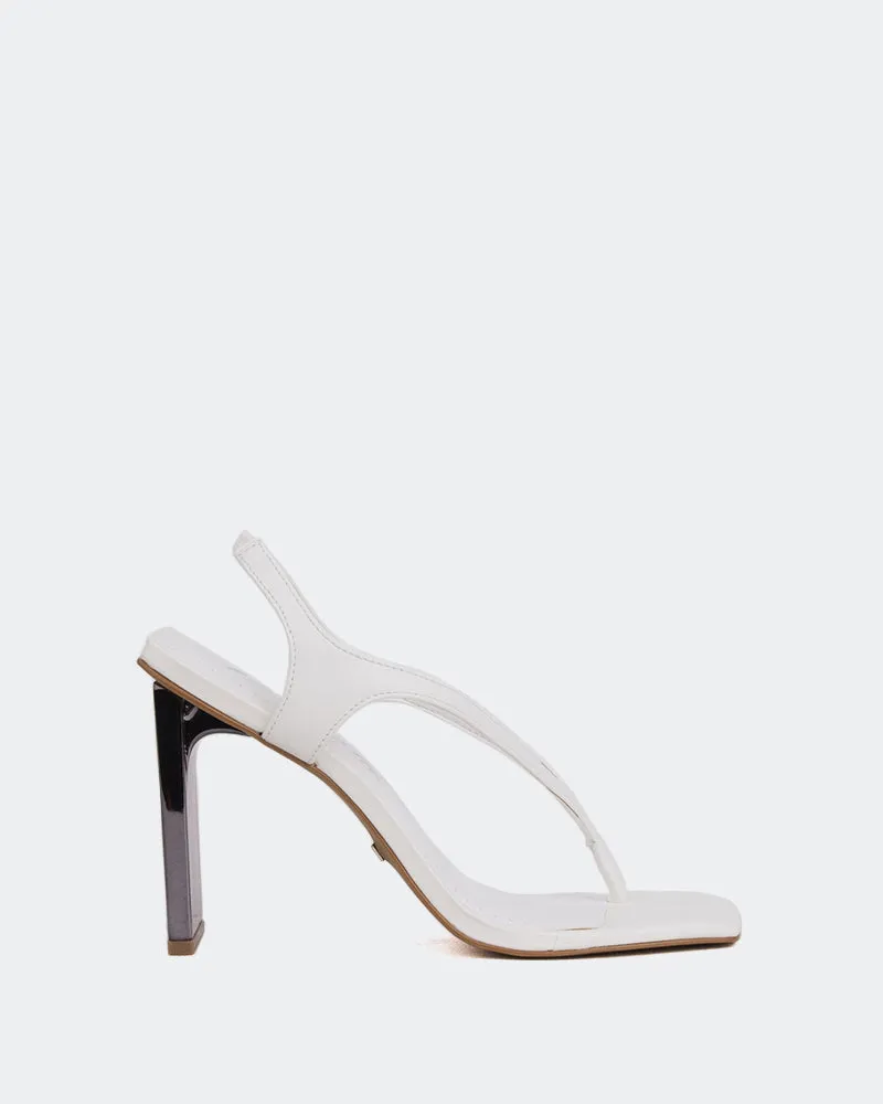 Icon White Leather sold by L'Intervalle