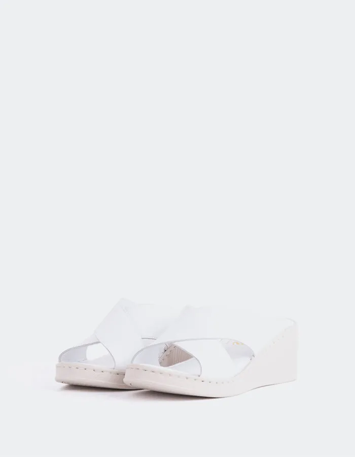 Govina White Leather sold by L'Intervalle product image thumbnail 2