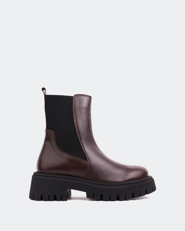 Monza Chestnut Leather sold by L'Intervalle