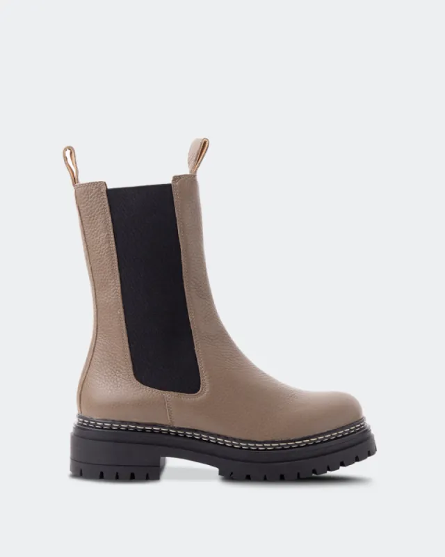 Fontana Taupe Leather sold by L'Intervalle