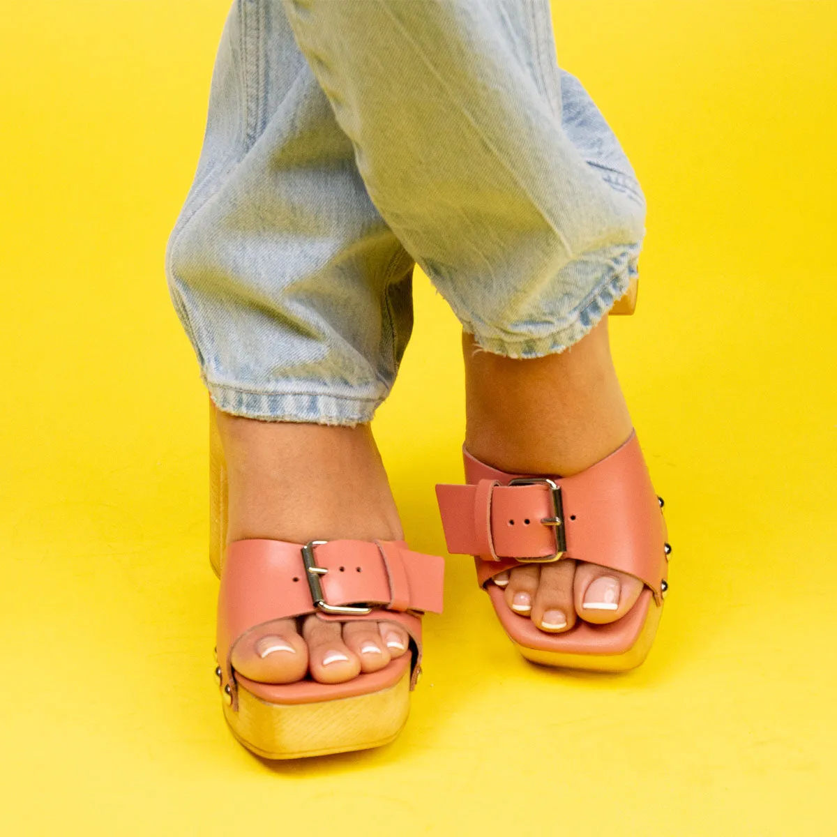 Micro Tan Leather sold by L'Intervalle product image thumbnail 3