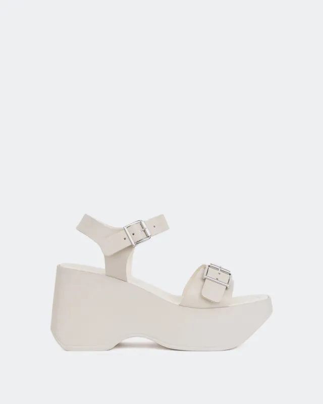 Banks Off White Leather sold by L'Intervalle