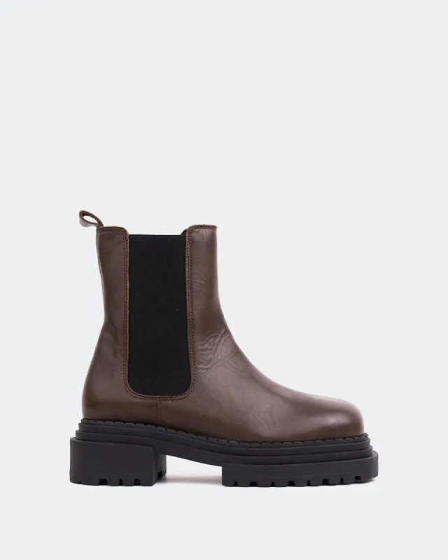 Pacio Brown Leather sold by L'Intervalle