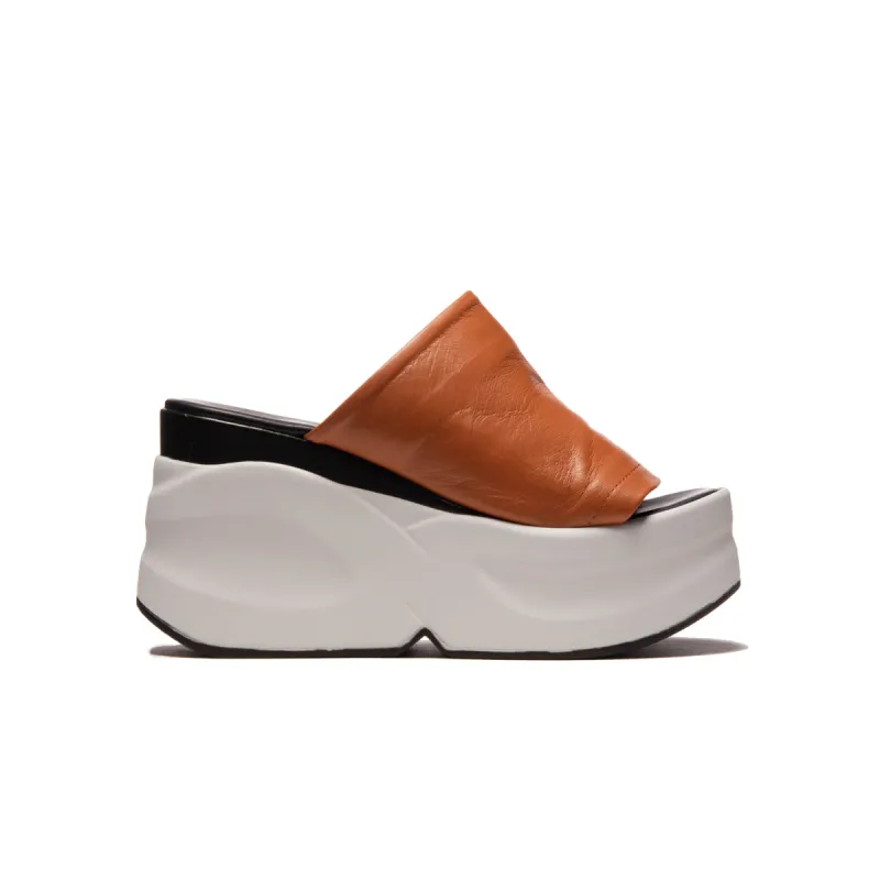 Cricket Tan Leather sold by L'Intervalle