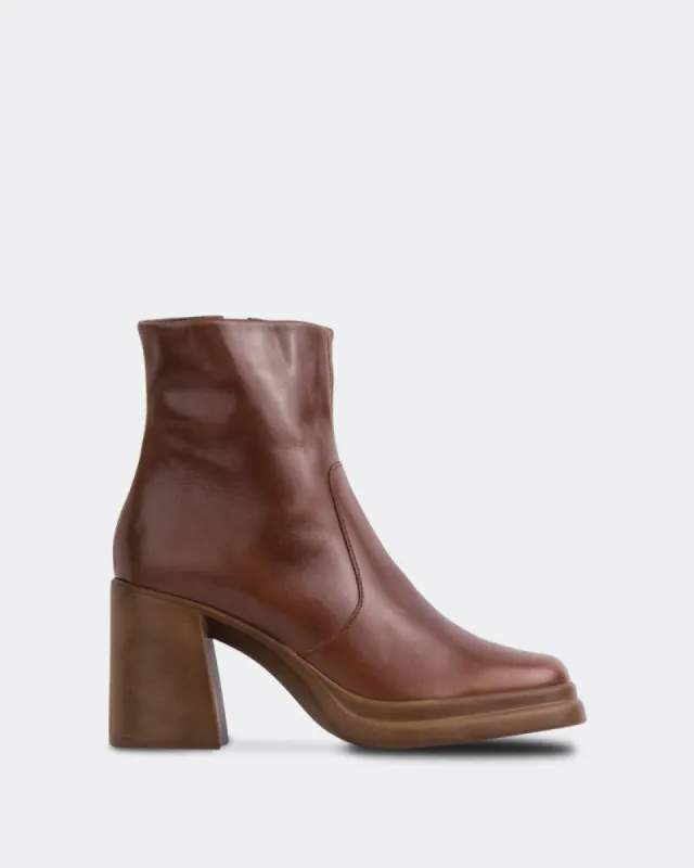 Parma Brown Leather sold by L'Intervalle