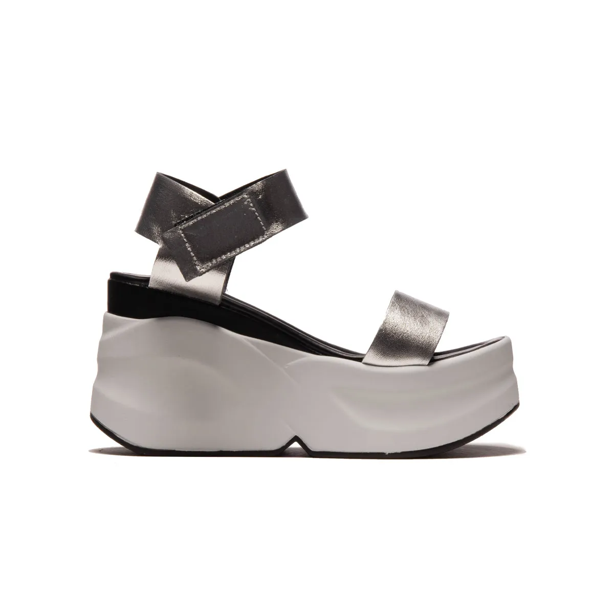 Thyme Silver Leather sold by L'Intervalle