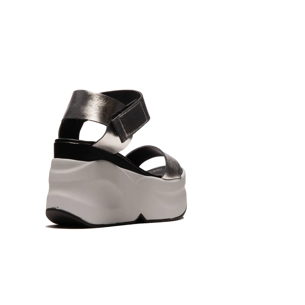 Thyme Silver Leather sold by L'Intervalle product image thumbnail 3