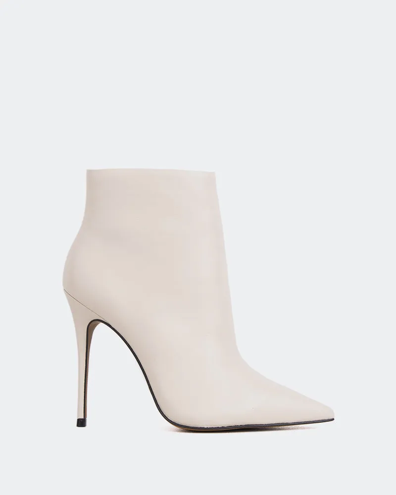 Beauty Cream Leather sold by L'Intervalle