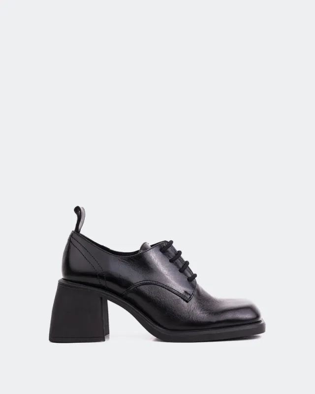 Albion Black Leather sold by L'Intervalle