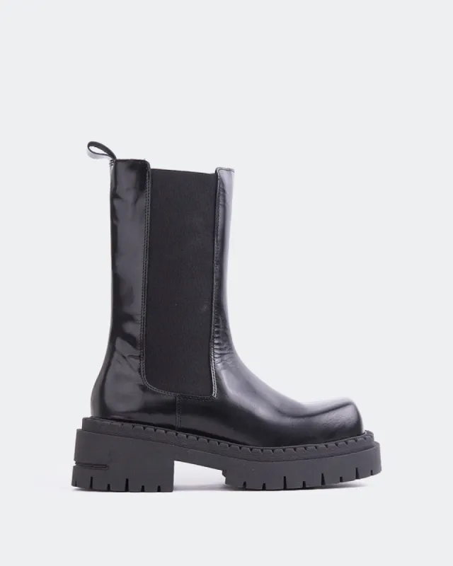 Zarek Black Leather sold by L'Intervalle