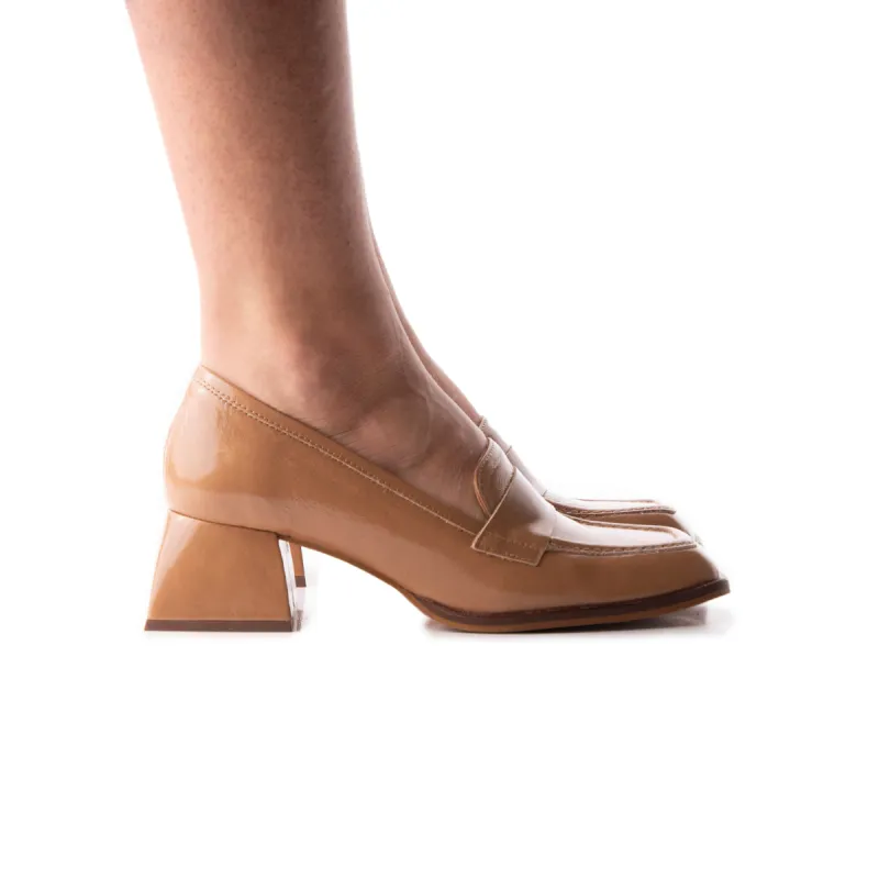 Canterbury Camel Leather sold by L'Intervalle