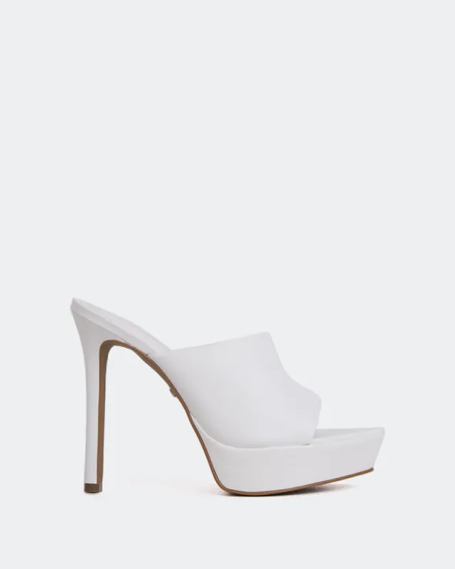 Paraga White Leather sold by L'Intervalle