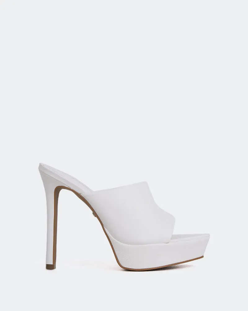 Paraga White Leather sold by L'Intervalle