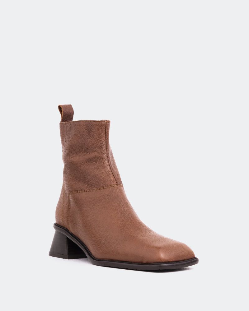 Holts Tan Leather sold by L'Intervalle product image thumbnail 2