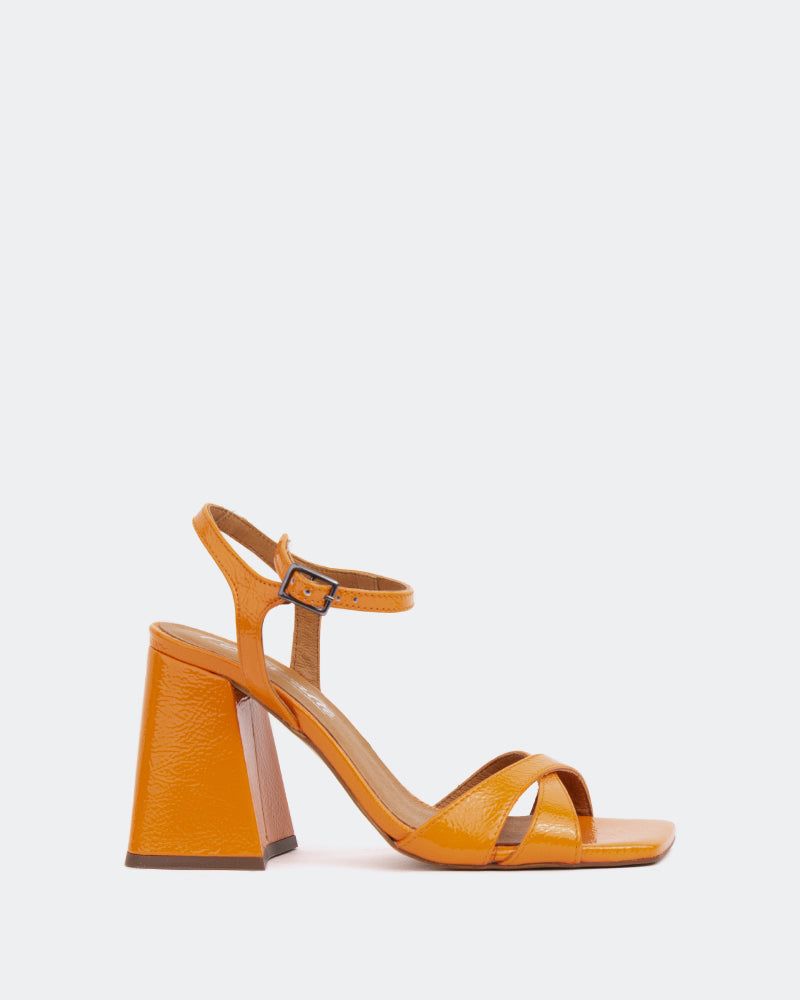 Giligan Orange Naplack sold by L'Intervalle