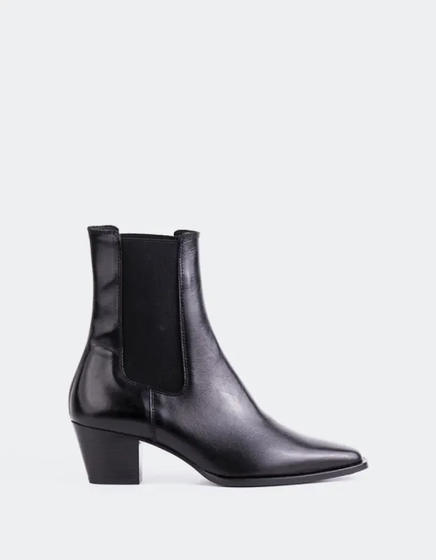 Grazia Black Leather sold by L'Intervalle