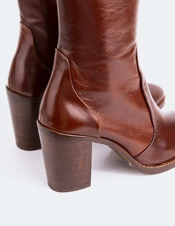 Giove Chestnut Leather sold by L'Intervalle product image thumbnail 4