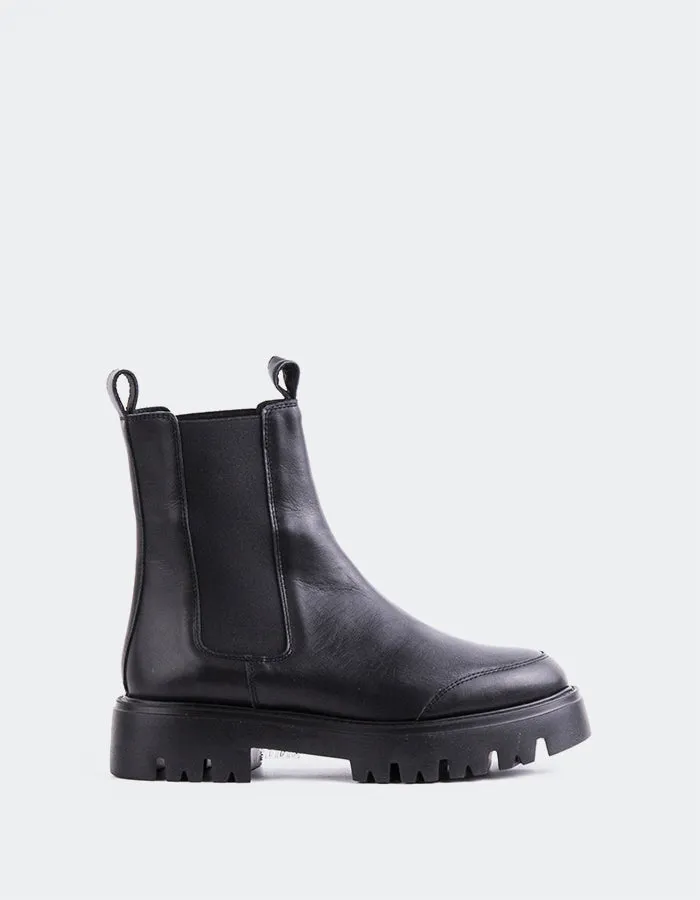 Flynt Black Leather sold by L'Intervalle