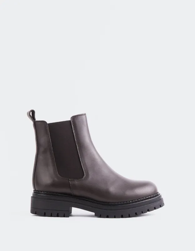 Flemming Brown Leather sold by L'Intervalle