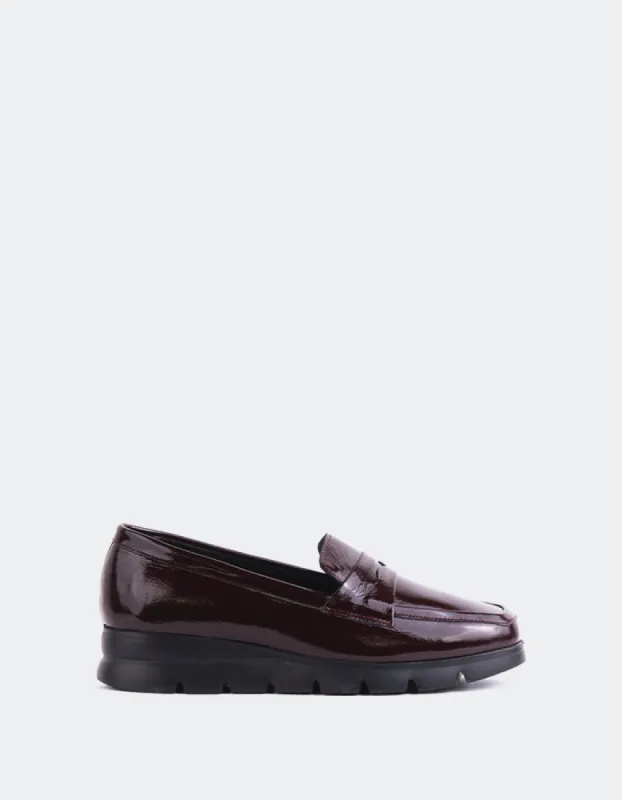 Harmani Burgundy Patent sold by L'Intervalle