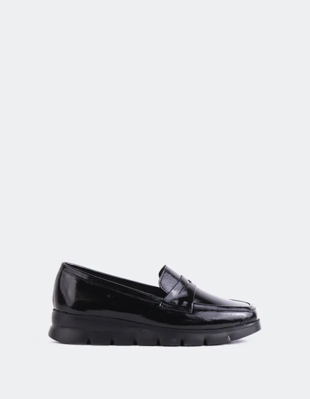 Harmani Black Patent sold by L'Intervalle