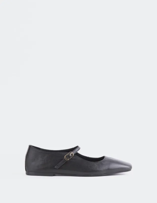 Sylph Black Leather sold by L'Intervalle