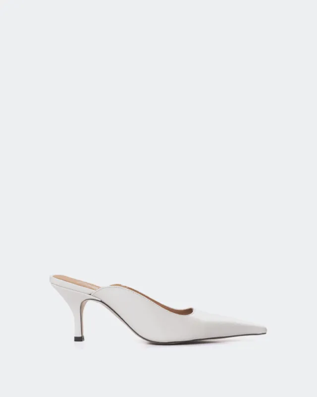 Carthan Off White Leather sold by L'Intervalle