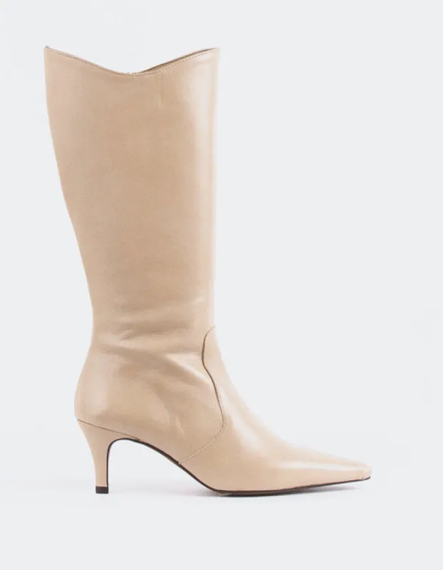 Odyssia Camel Leather sold by L'Intervalle